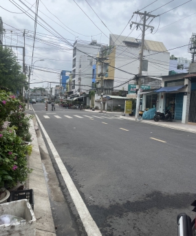  Giá bán: 7tỷ380triệu Cần bán một căn nhà mặt tiền đường xe hơi rộng 16m tại đường 15 P4 Q8