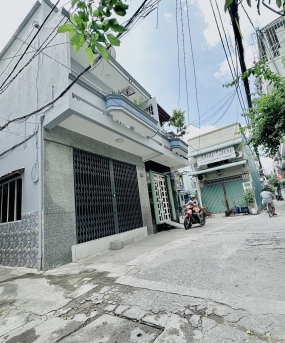 Bán nhà view gốc 2 mặt tiền. Hẻm xe tải quay đầu. Cách mặt tiền Phạm Thế Hiển