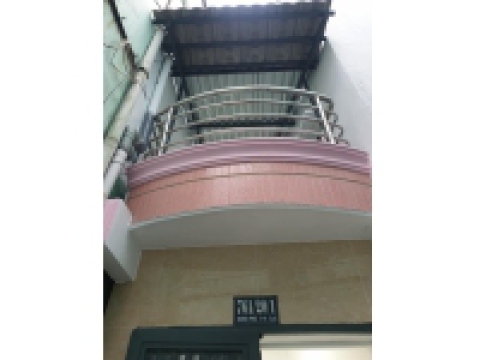 Nhà hẻm 761/... (2 / nhưng hẻm thẳng từ mặt tiền Hưng Phú vô chỉ khoảng 60m, cách cầu Chánh Hưng 100m) Phường 9 Hưng Phú, Quận 8